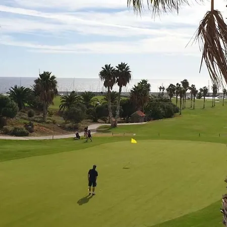 아파트 Amarilla Golf *